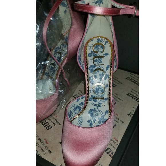GUCCI Glossy pink Satin Ankle Strap Heels - Picture 5 of 8